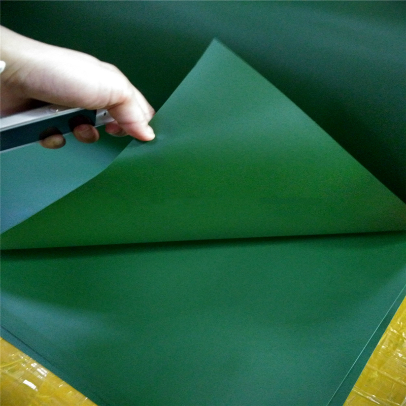 Material de lámina/película de PVC verde mate para alfombras de césped de césped artificial 